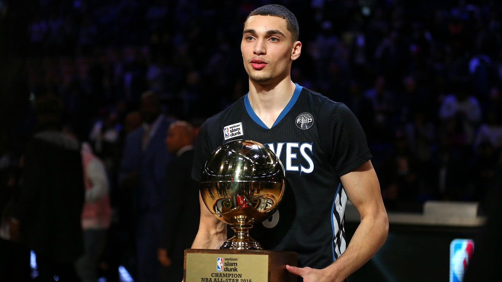 威少带领国王逆袭西部，展现强大实力，威少效力